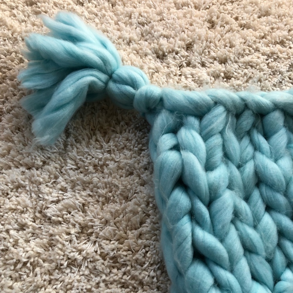 Handcrafted Dusty Baby Blue Chunky Merino Wool Tassel Blanket Decor Cozy Blanket - Picture 5 of 15